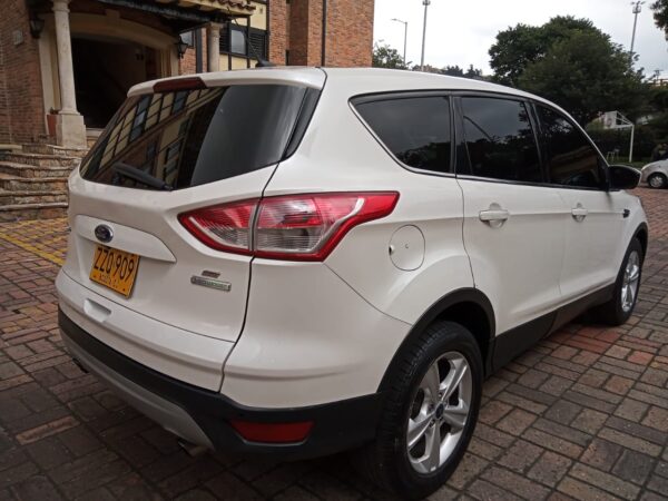 FORD ESCAPE - Image 6