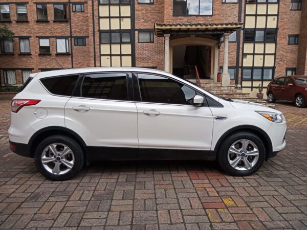 FORD ESCAPE - Image 7