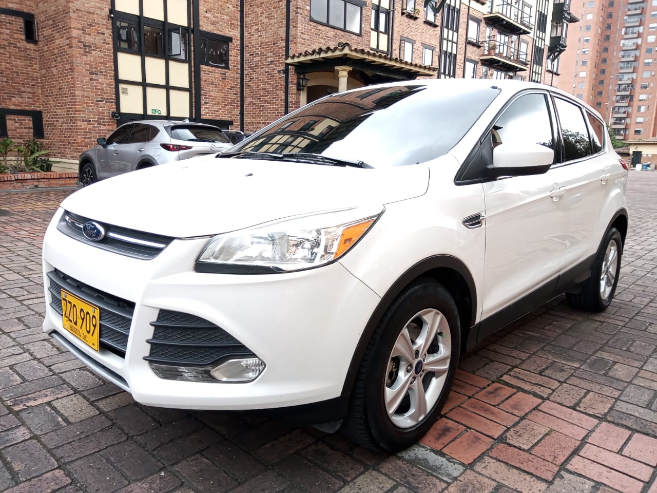FORD ESCAPE