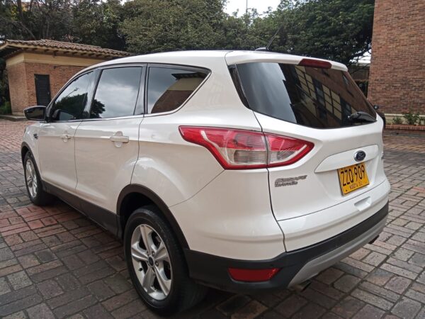 FORD ESCAPE - Image 5