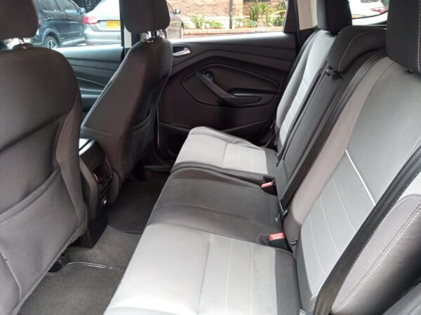 FORD ESCAPE - Image 9