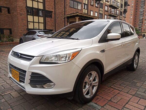 FORD ESCAPE - Image 3