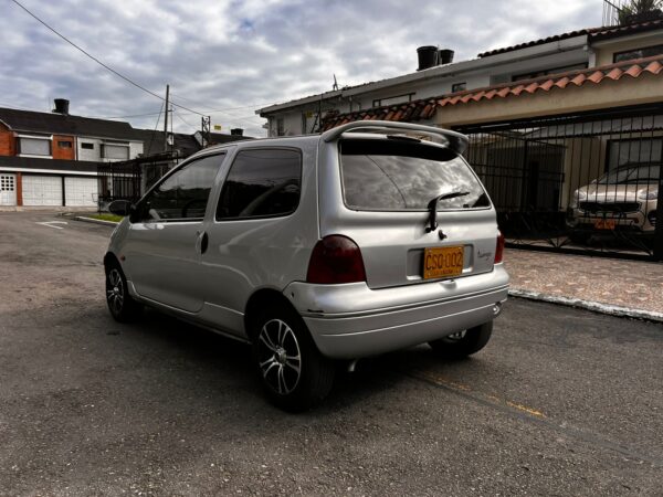 RENAULT TWINGO - Image 8