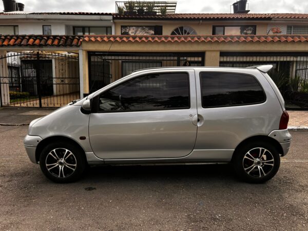 RENAULT TWINGO - Image 6