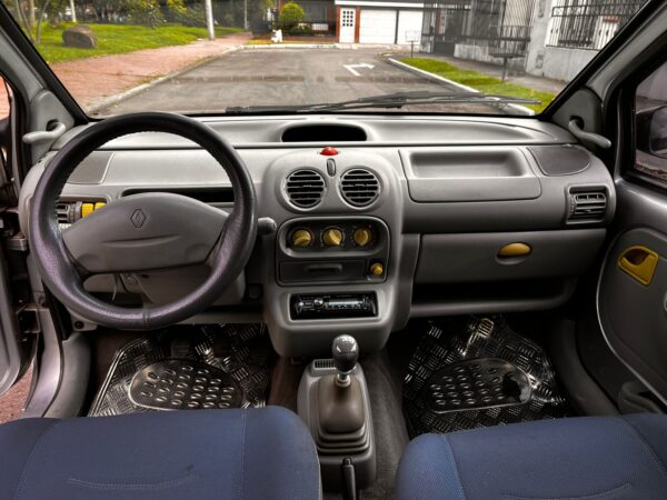 RENAULT TWINGO - Image 10